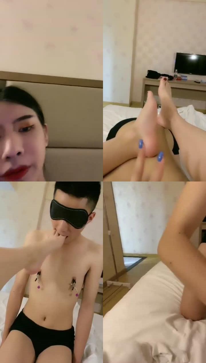 【陈婉】调教舔脚狗直播成都