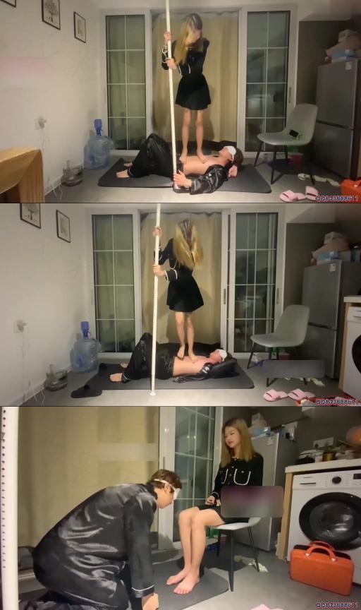 【精神小妹】新人第一次玩狗爆狠跳踩原味脚闷脸