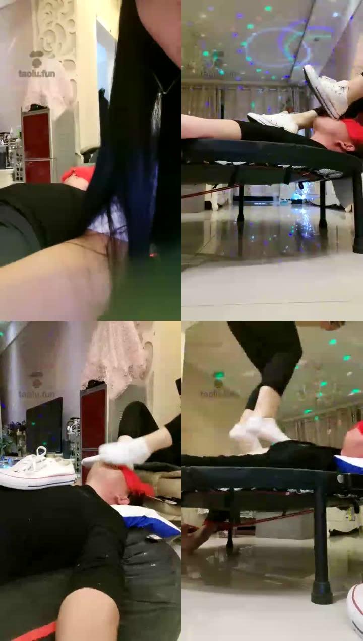 【Michelle傲雪s】小白鞋蹦床玩健身玩宠物（踩踏虐乳深喉）