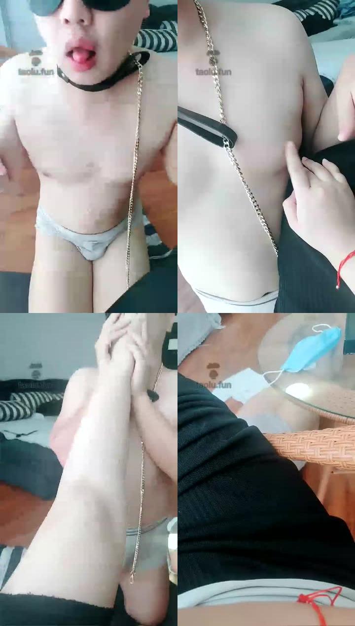 【乐多s】现实直播调教大学生，舔脚钻夸