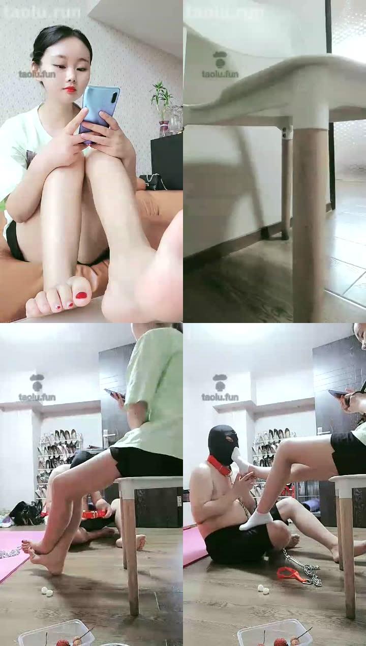 【千禧年的小魔女】圈养奴狗笼，踩踏，喂食