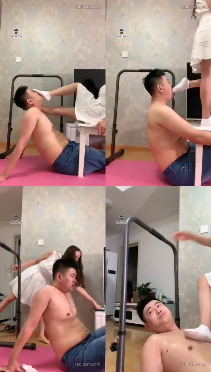 【灵灵S】白棉袜深喉插到吐 喝咖啡再插吐