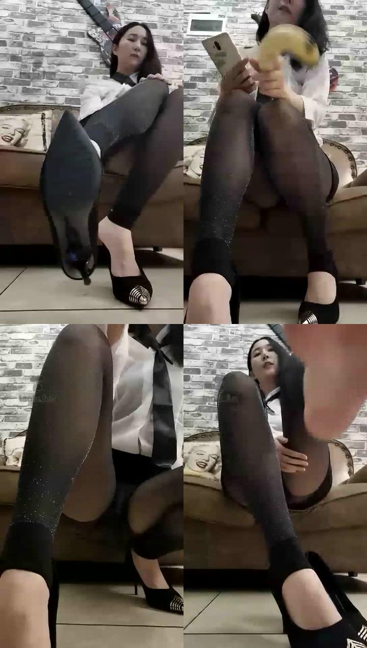 【琛儿女主】第一视角踩脚袜坐脸红绿灯