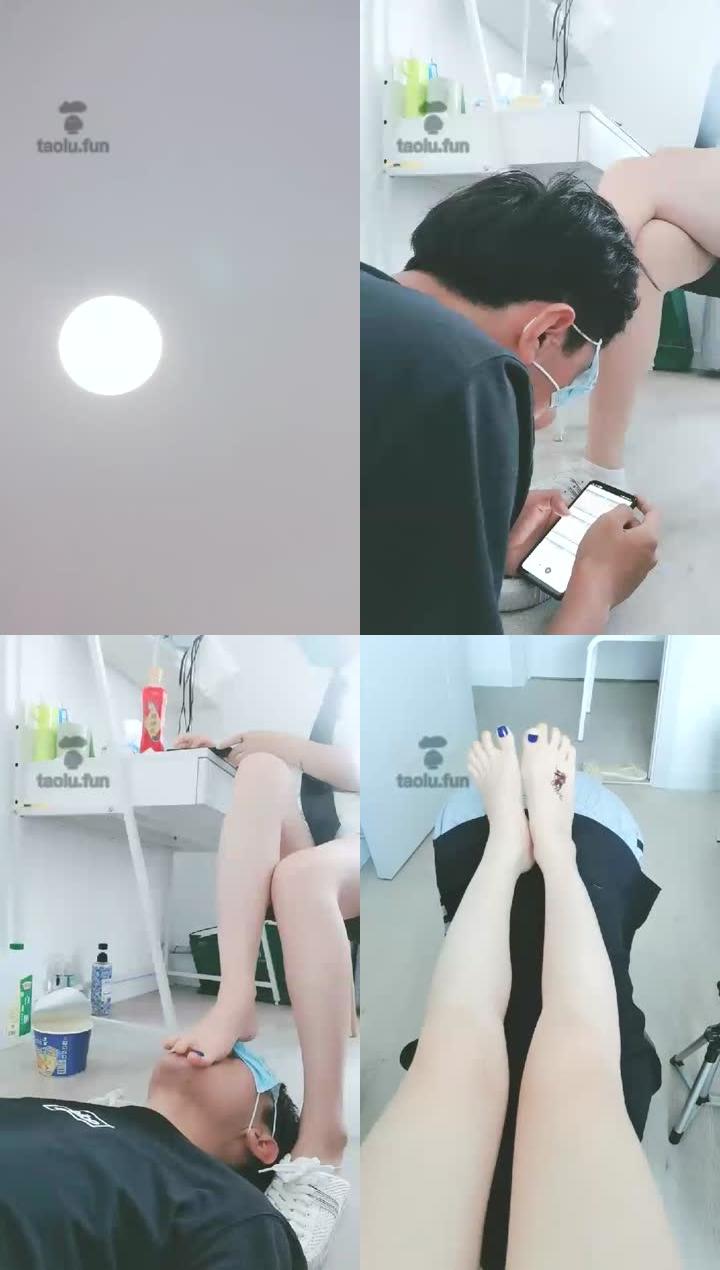 【翳女王】调教学生狗圣水泡面玉足喂食