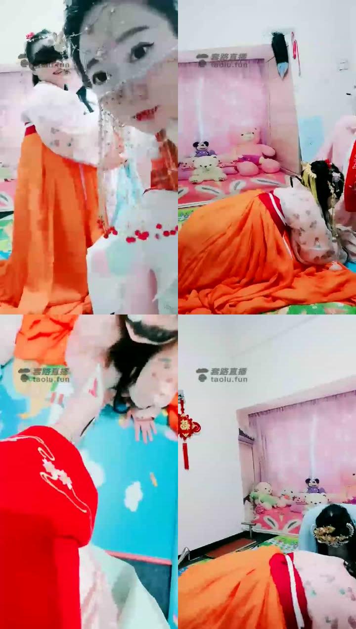【梦幻S】小殿下鞭打下贱宫女，强制舔鞋舔脚（双女奴）