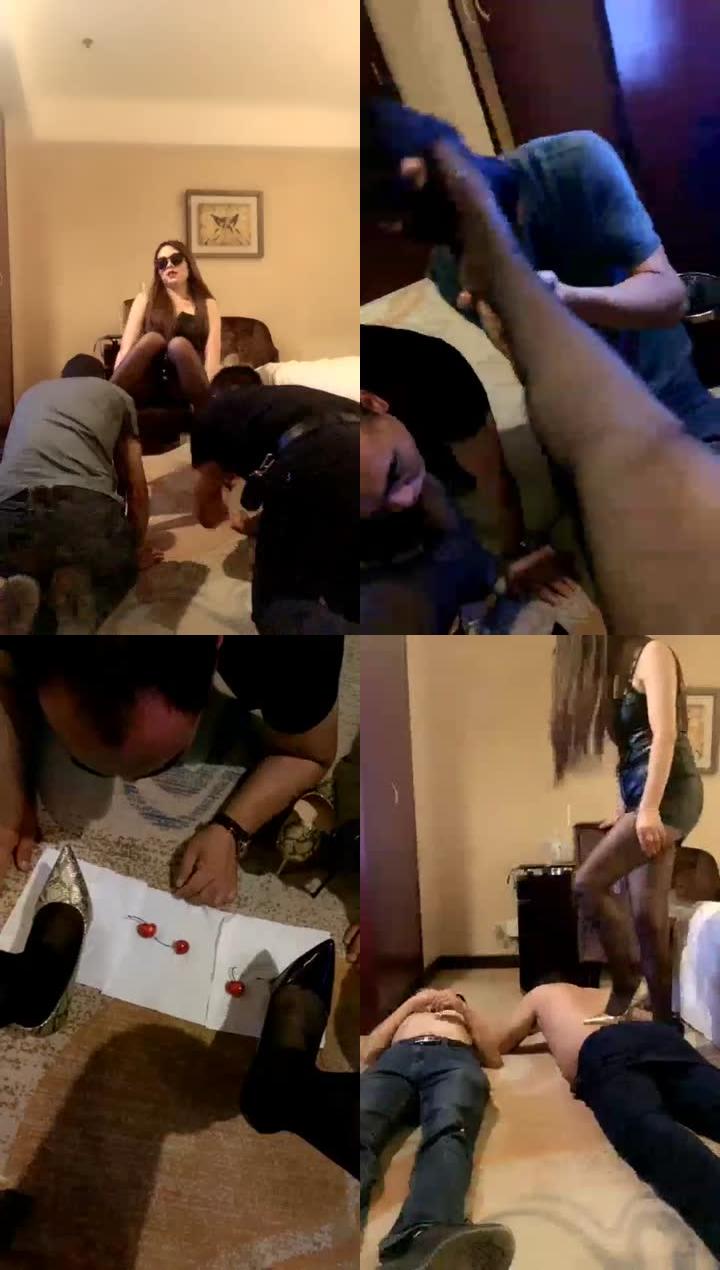 【成都冰姬女王】两个狗皮发痒了