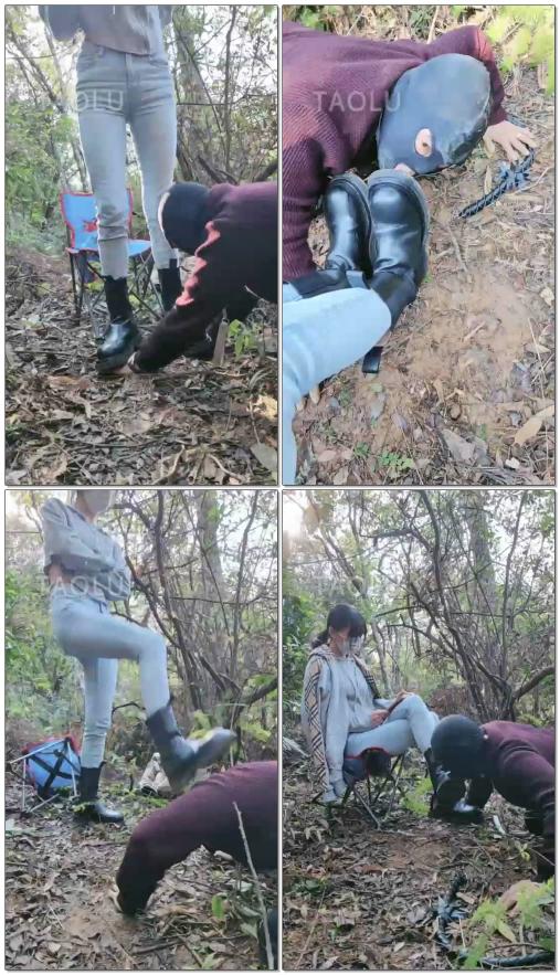 【暴力美学s】野外调教贱狗，路人围观，吃土踩手踩头