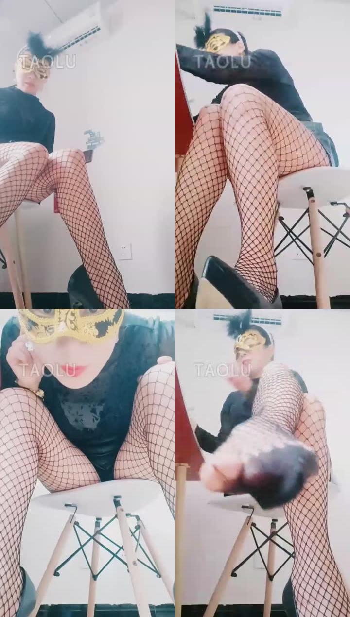 【北京英子S】第一视角网袜高跟鞋胯下之辱