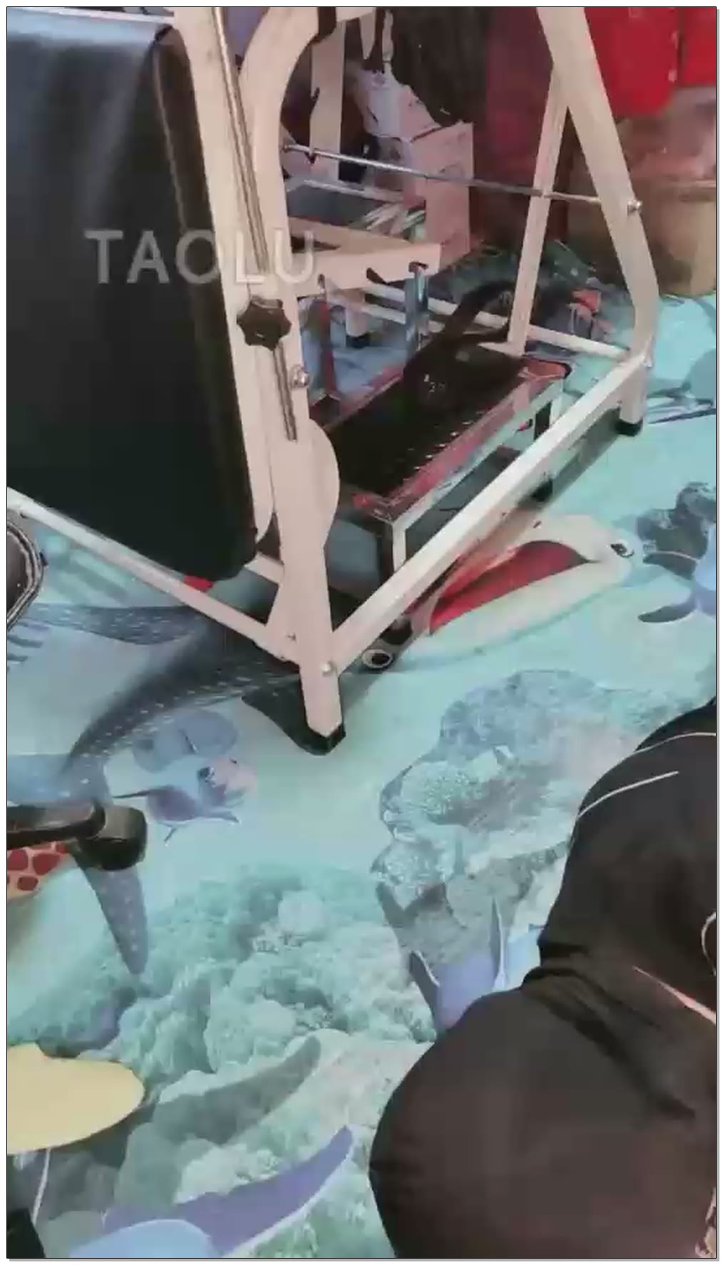 【西安欣】高跟踩踏，深喉，舔脚
