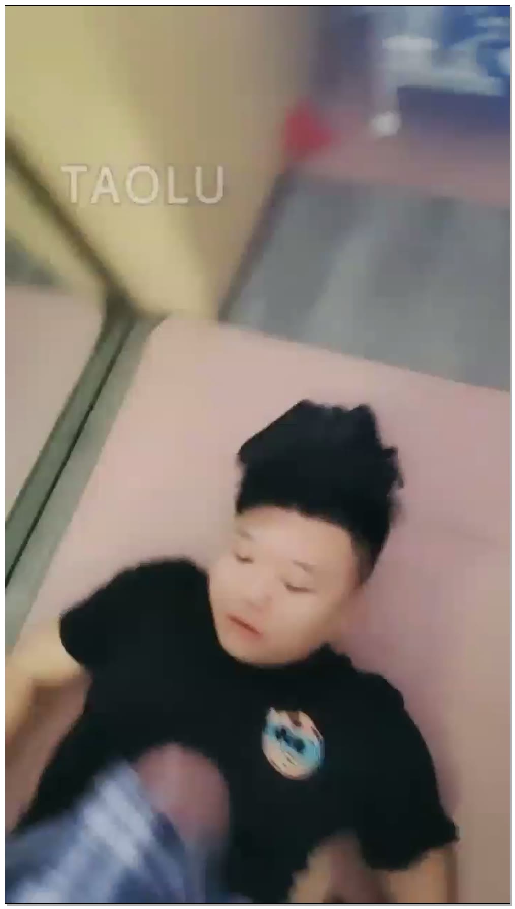 【彩虹袋鼠圆圆】素人，成功开发JK学妹