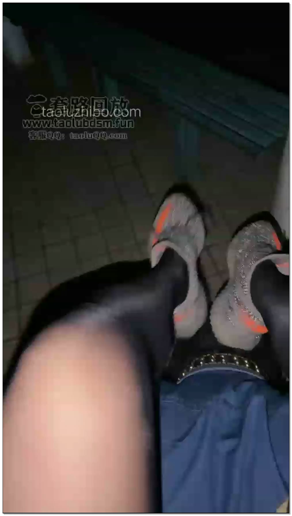【麒麟女皇】户外小区狗，为了一顿圣水讨好主人被一顿玩弄膝盖都磨破了
