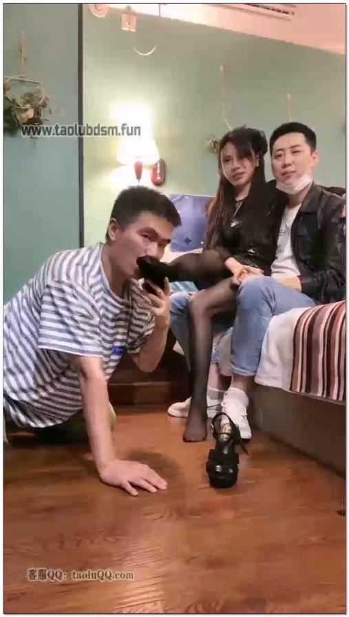 【安琪殿下】带素人男朋友陪同，看着女友调教脚奴