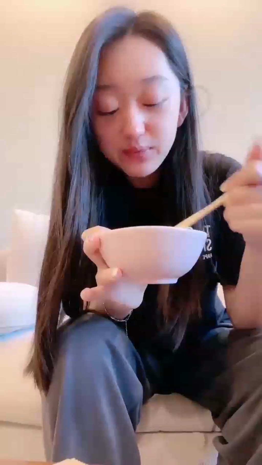 【赵丽颖】躺在沙发上的女神
