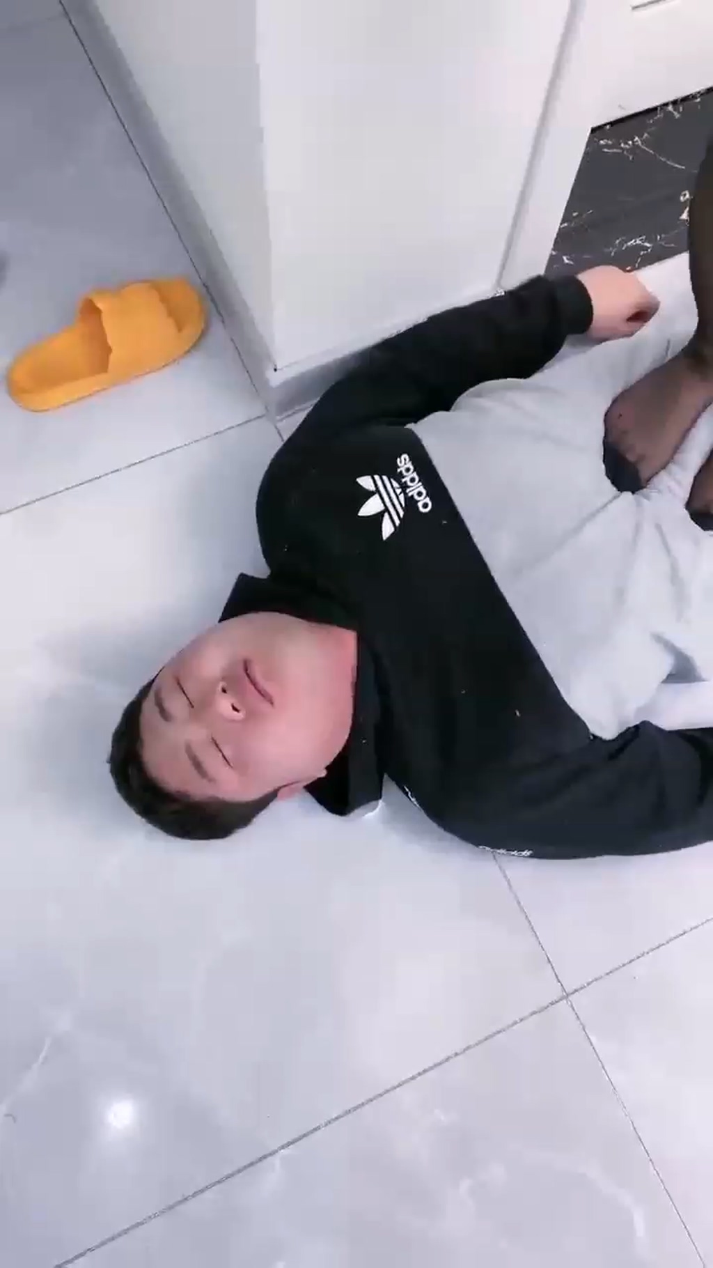 【麋鹿银儿】重度踩踏舌头