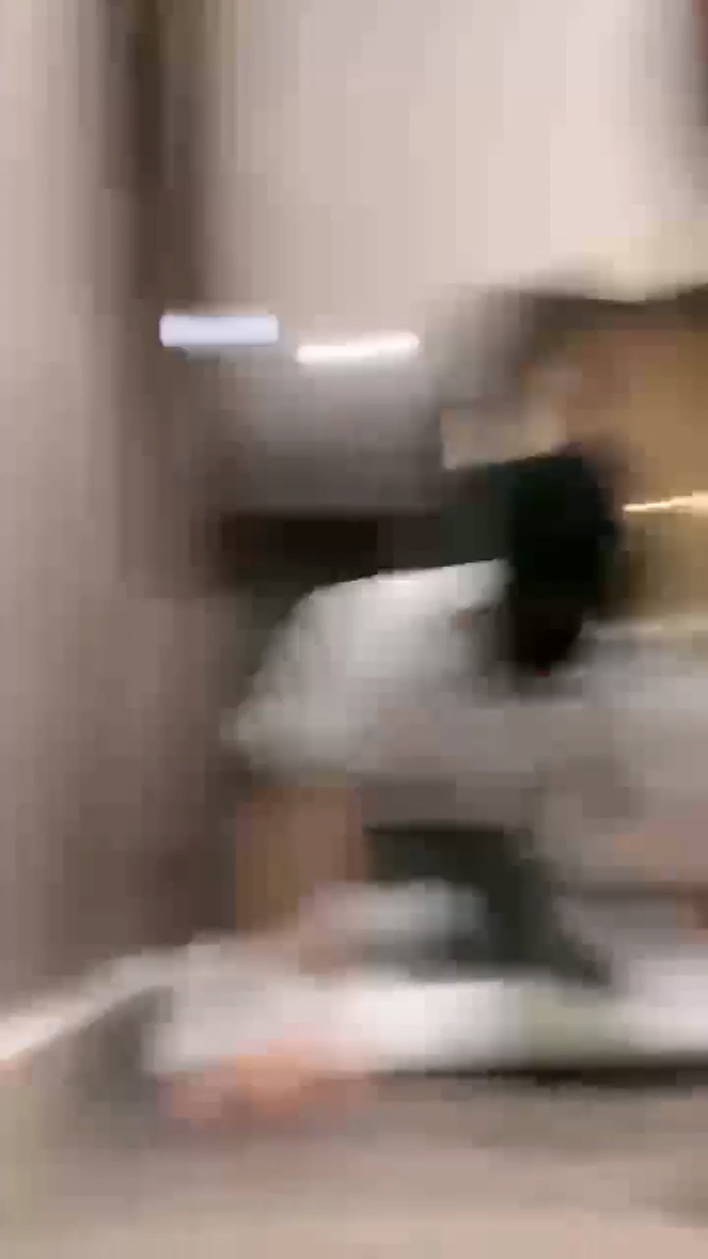 【伊伊】调教第一贱男奴