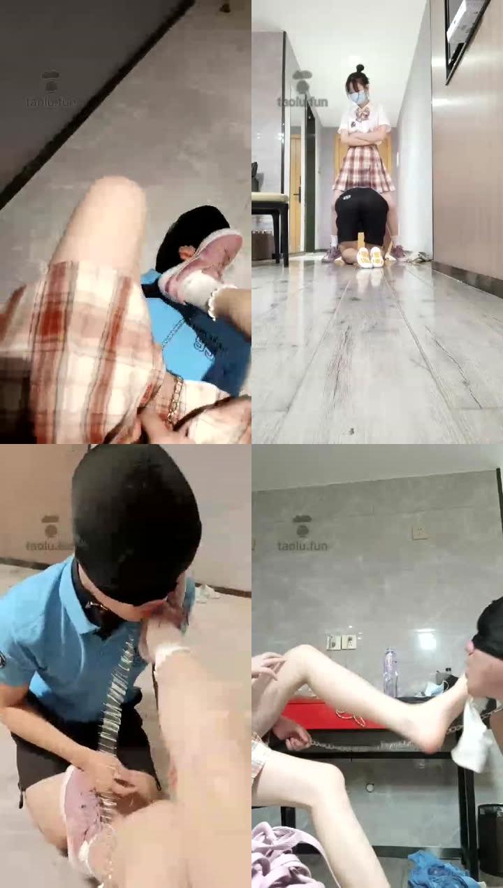【哈宝】jk下的贱狗狗  踩脸  骑马  清理鞋底  圣水