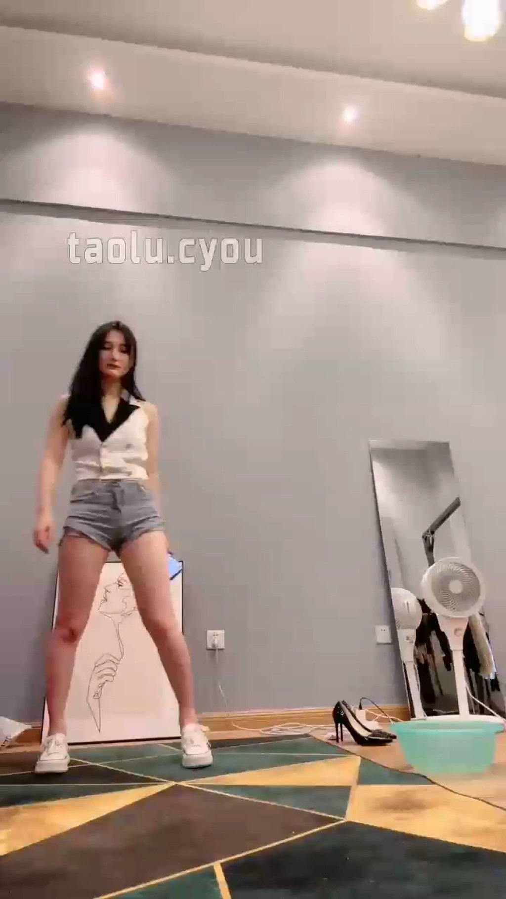 【思诺】违规被踹打