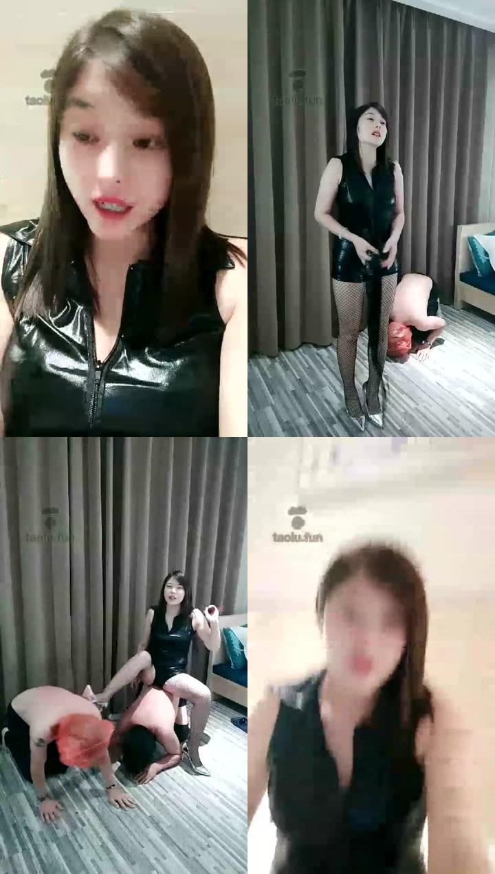 【重庆仙儿女王】皮带抽打加 暴力踢裆两个贱狗