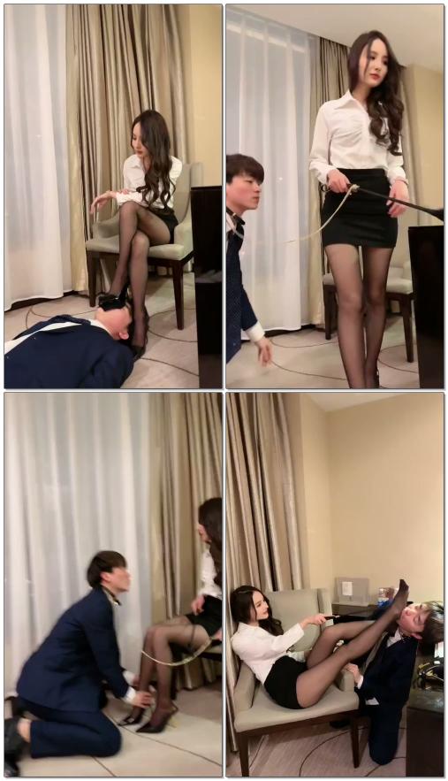 【冰冰princess】下属抓住上司把柄全程强迫舔脚