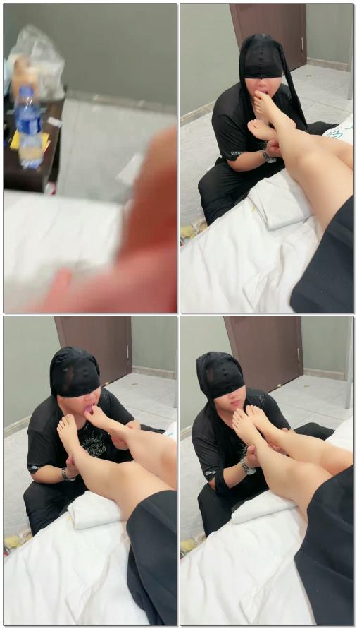 【踩你在脚下】小畜狗伺候主人玉足