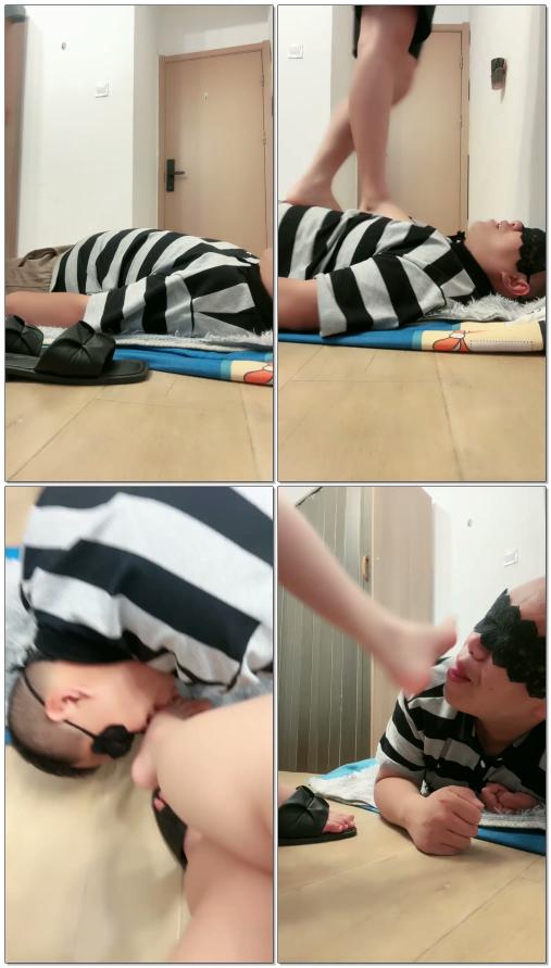 【上海学生主s】TJ嘴洗脚全体重踩