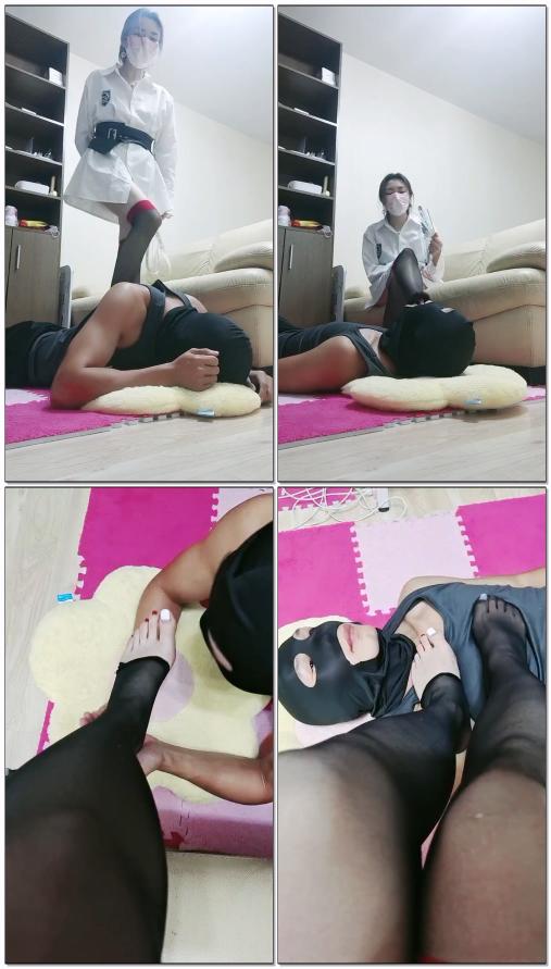 【小仙女本仙】玩玩贱狗舌绕足