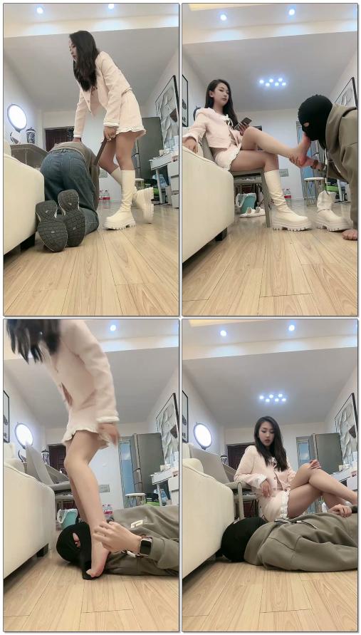【乔妹S】长靴玩狗舔脚圣水深喉