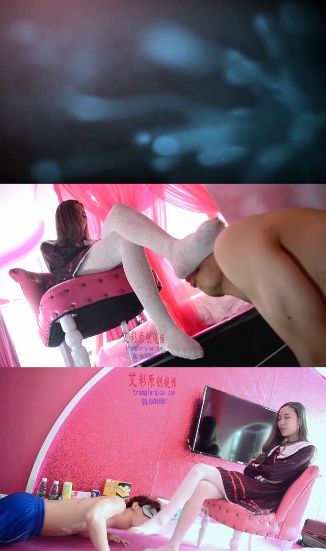【奴隶岛】恋足舔丝袜脚
