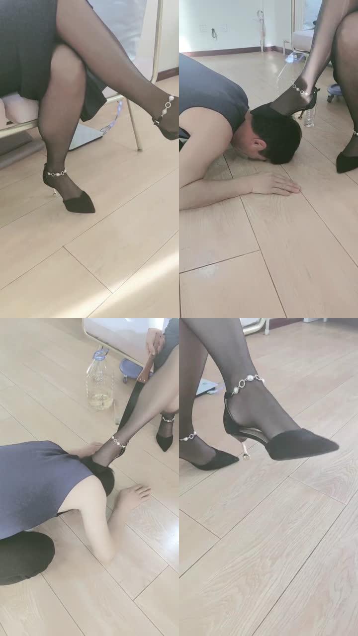 【蒂娜女神S】高跟丝袜圣水赏赐贱狗