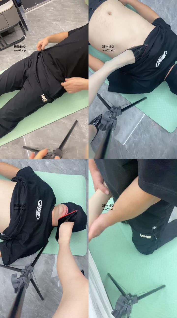 【凤栖】高跟裸足踩虐恋足舔