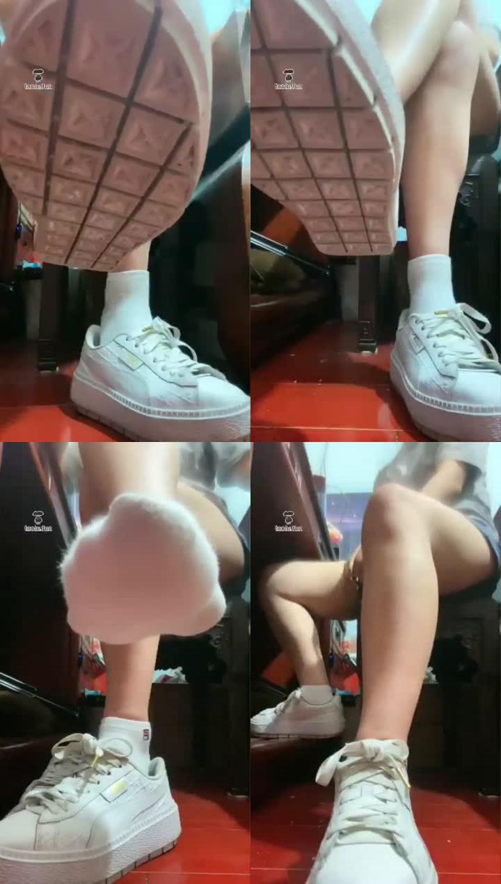 【圆圆】第一视角袜子鞋底清理工快来