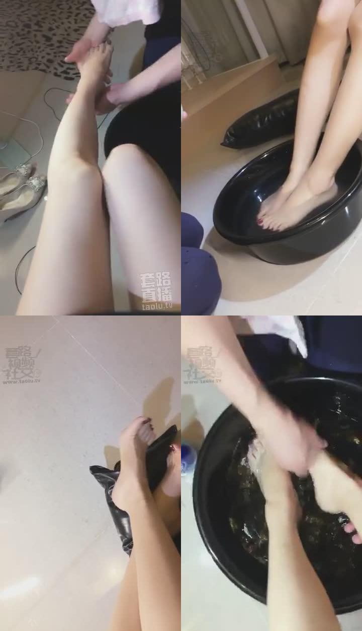 【美帝莎】下贱卑仆伺候美主足浴按摩