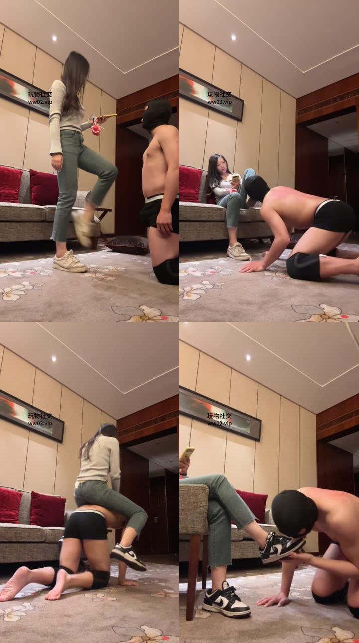 【缈缈】换两双运动鞋踩踏踢踹/原味船袜辱