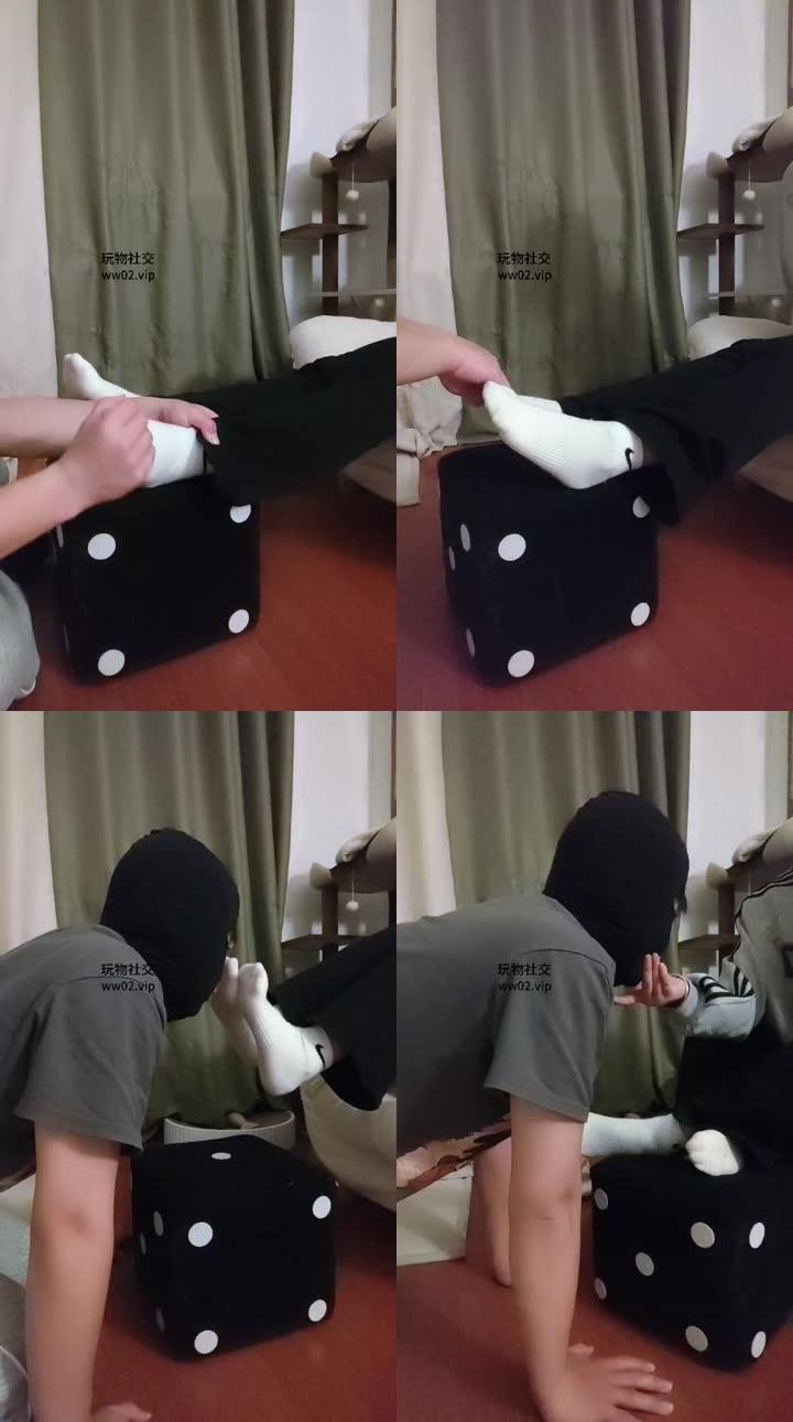 【小猫】白袜脚气味辱/脚插嘴