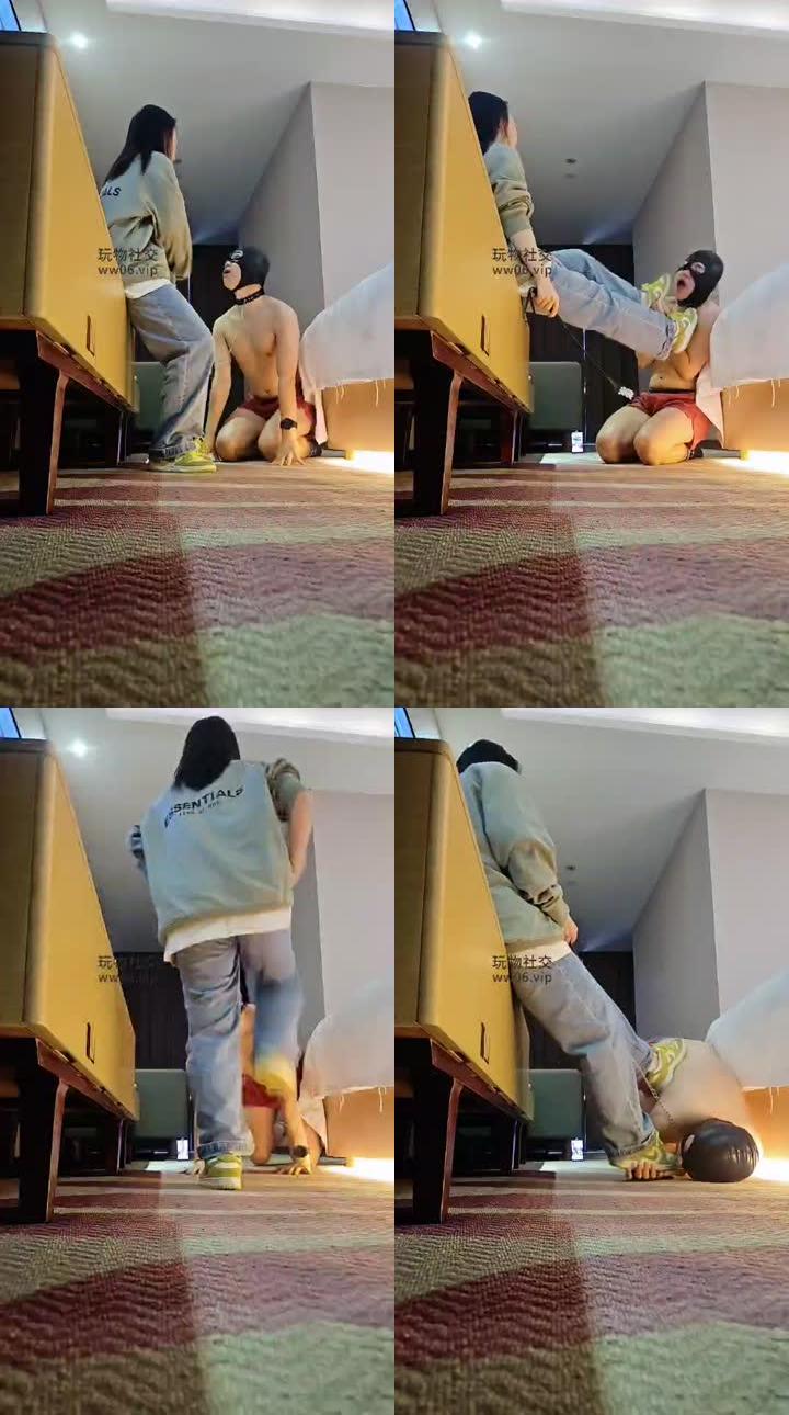【上头姐妹团】学生小妹脏鞋踩虐哥哥
