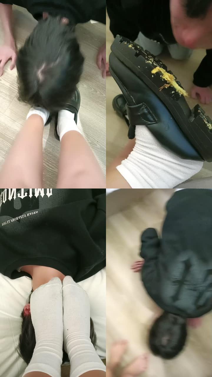 【萌宝儿】舔脚喂食甜鞋底插嘴