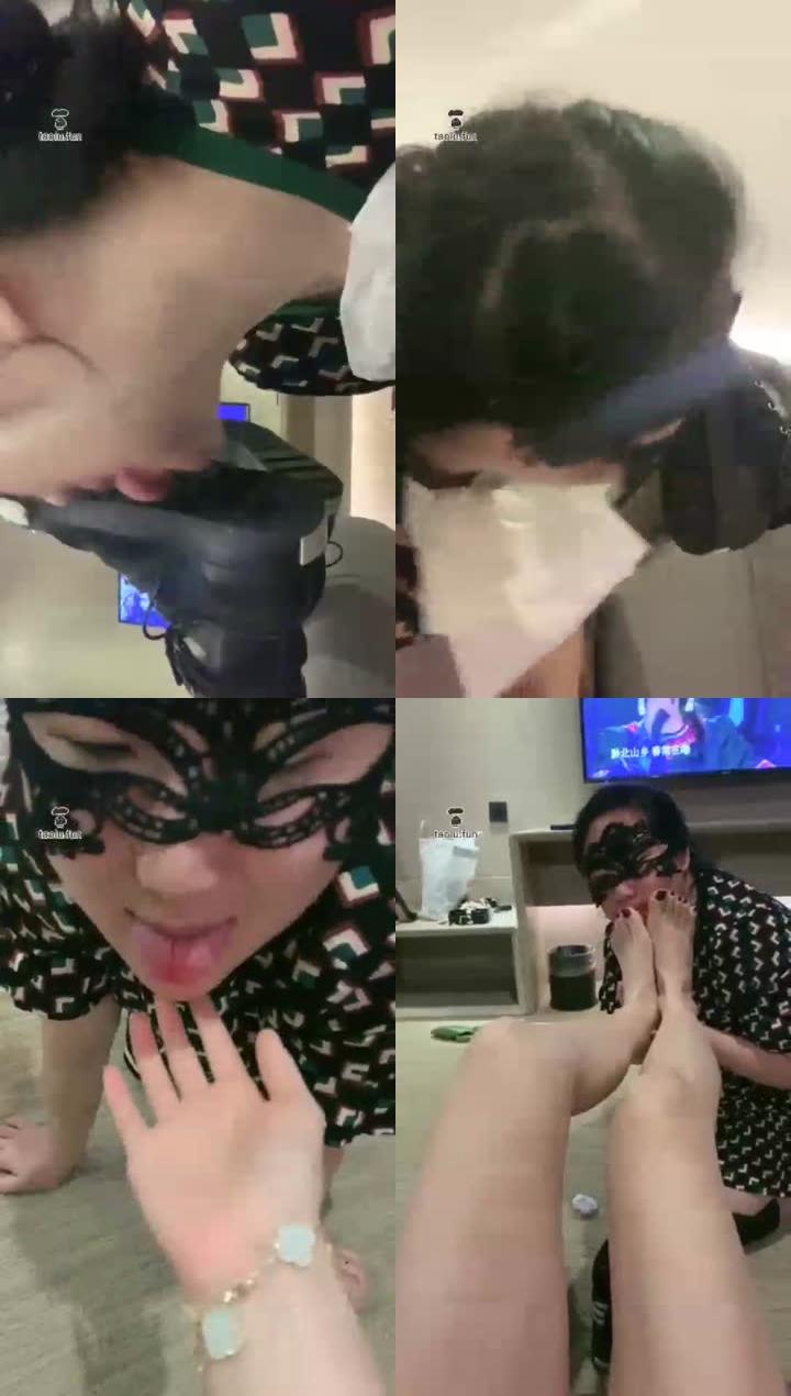【歌迪丝】三婶舌头出血了 卖力舔鞋底