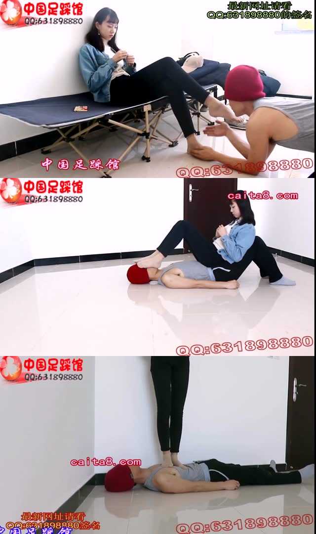 【小黑屋】跪舔00后天使短丝玉足！贱狗被坐肚子践踏！