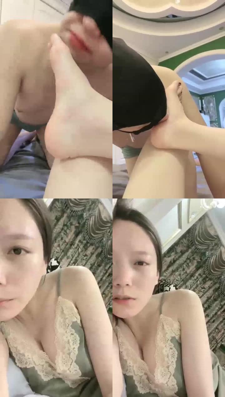 【蜜桃儿】深夜舔狗爬上床